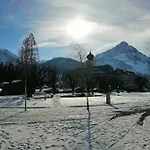 Haus Haslauer شقة